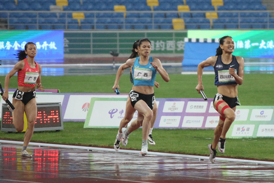 田径女子4×400米决赛现场